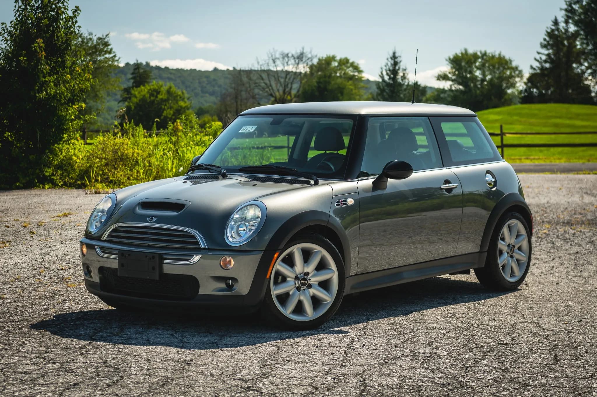 2004 Mini Cooper S — photograph 1